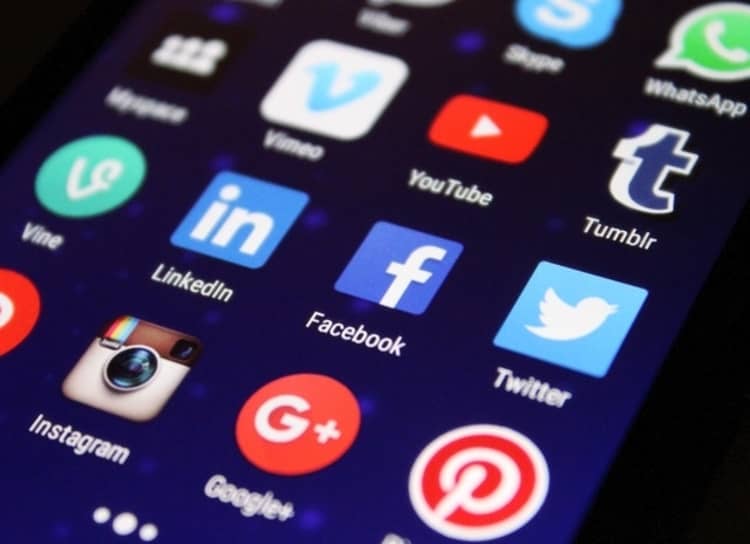 Different sources where the audience can check out your work.